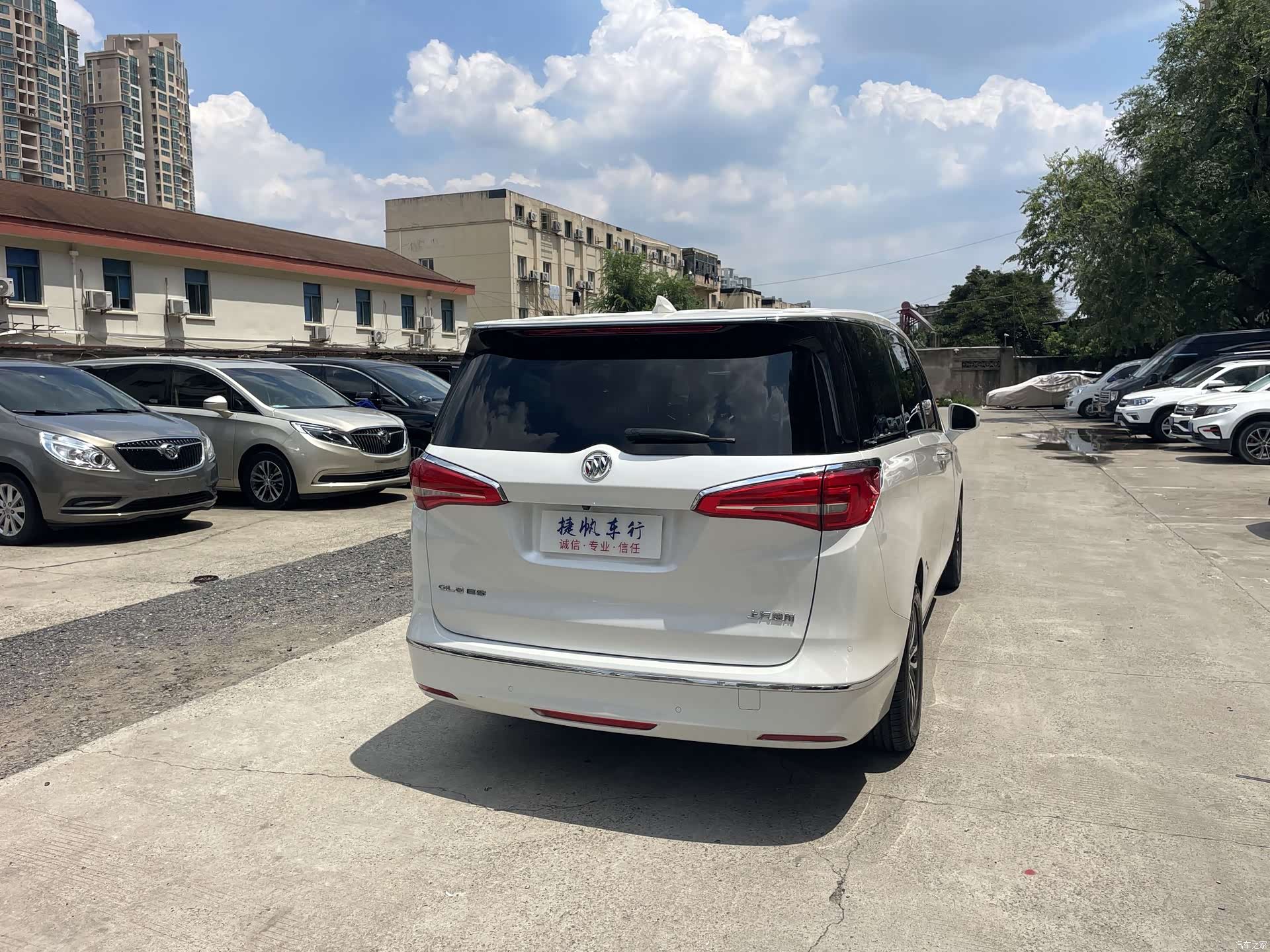 Buick GL8, 2017 6