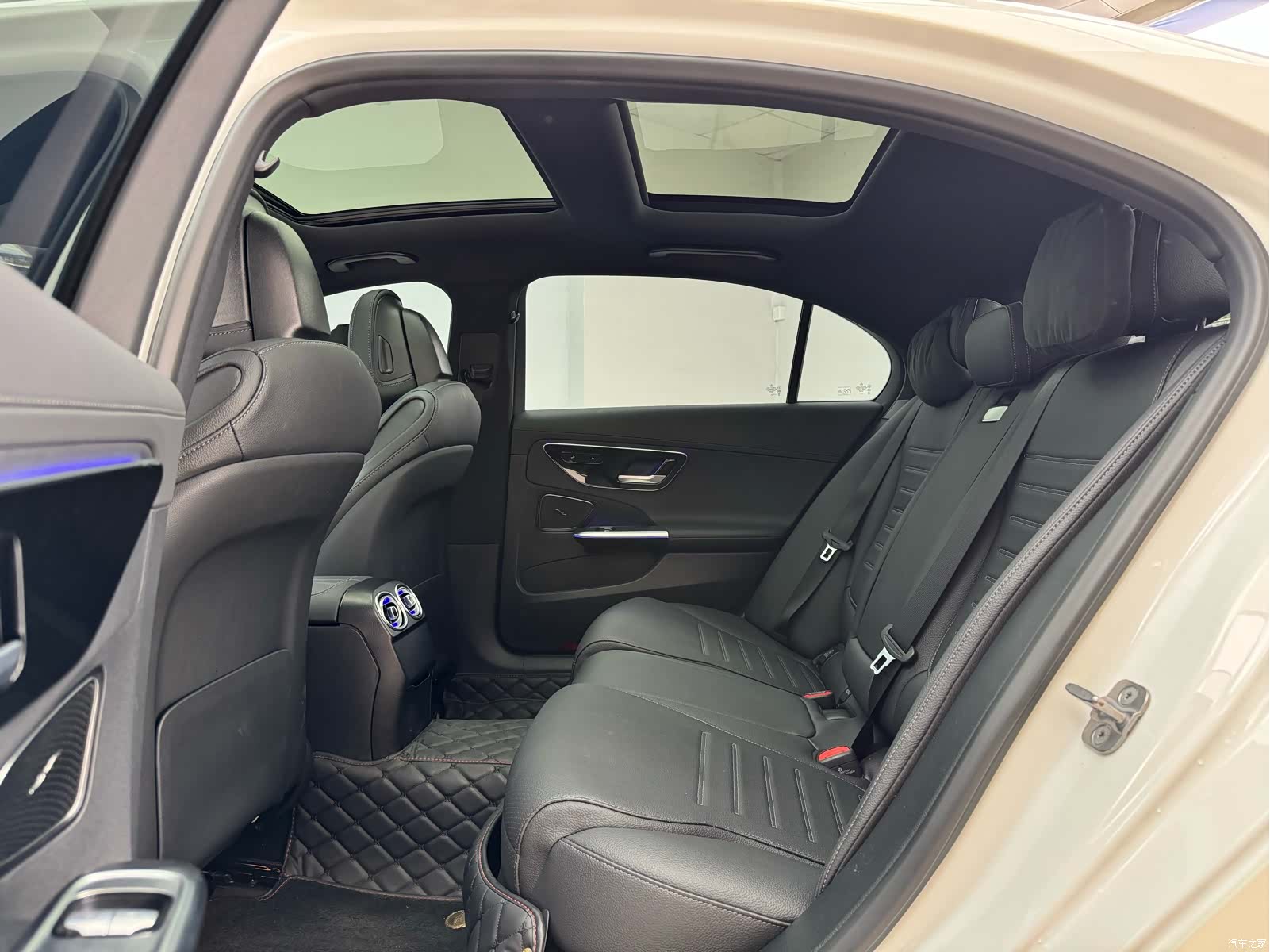 Mercedes-Benz C-Class, 2024 8