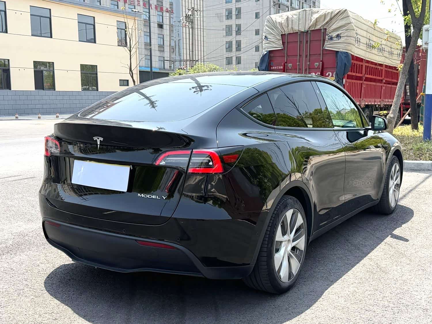Tesla Model Y, 2023 3