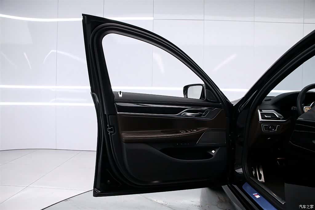 BMW 7 Series, 2021 11