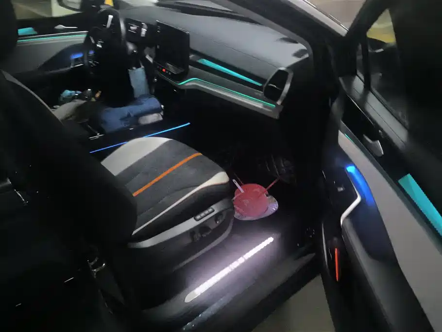 Volkswagen ID.6 CROZZ