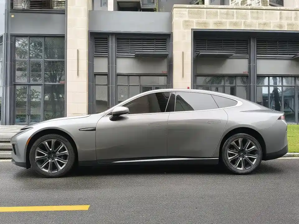 XPENG P7