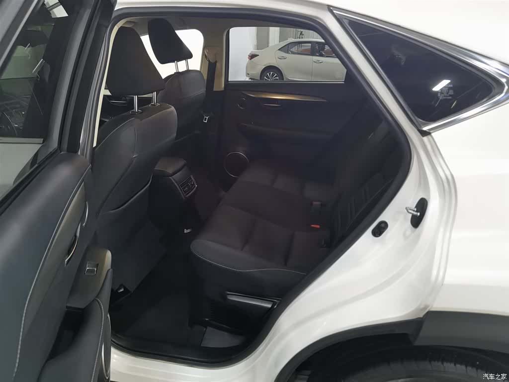Lexus NX, 2020 15