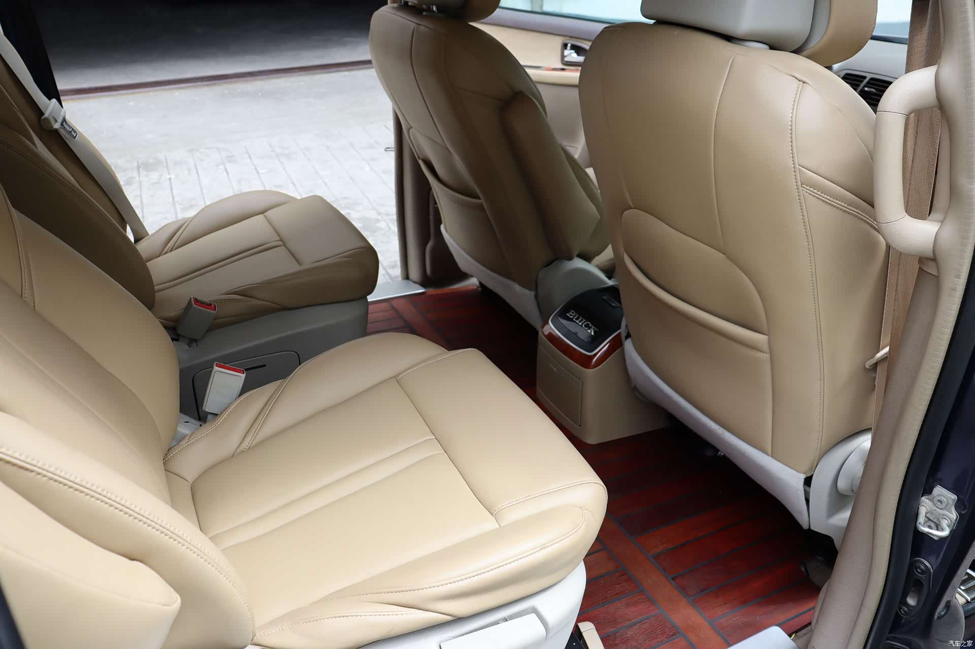 Buick GL8, 2010 12