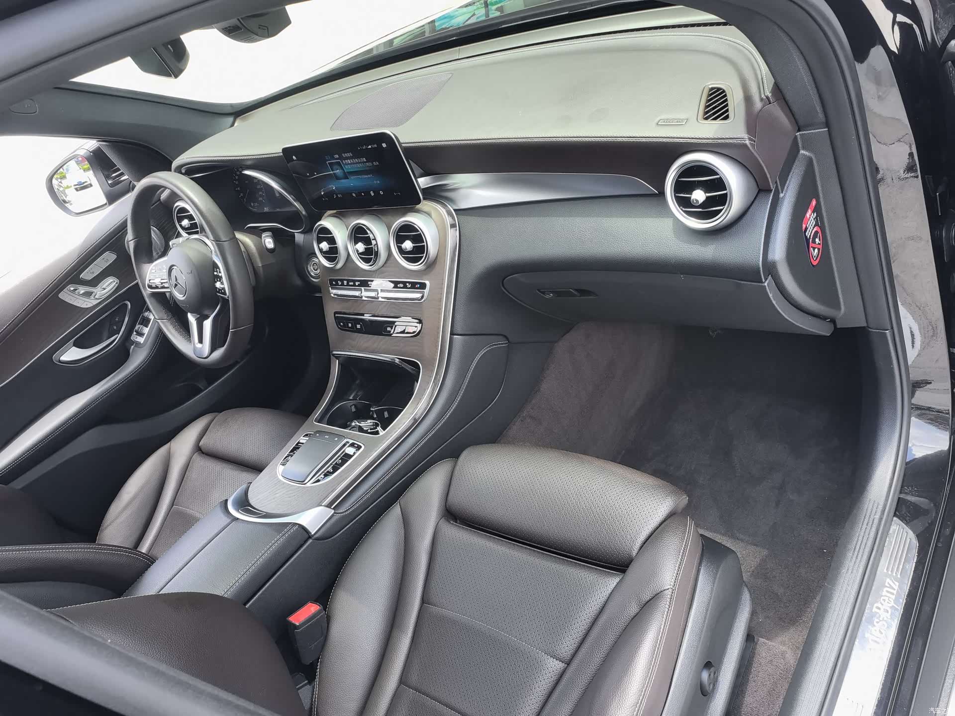 Mercedes-Benz GLC, 2022 12