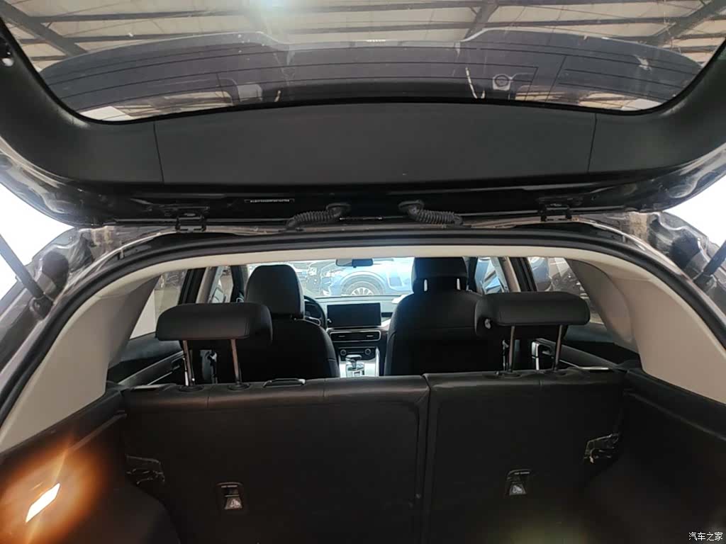 Geely Coolray, 2023 19