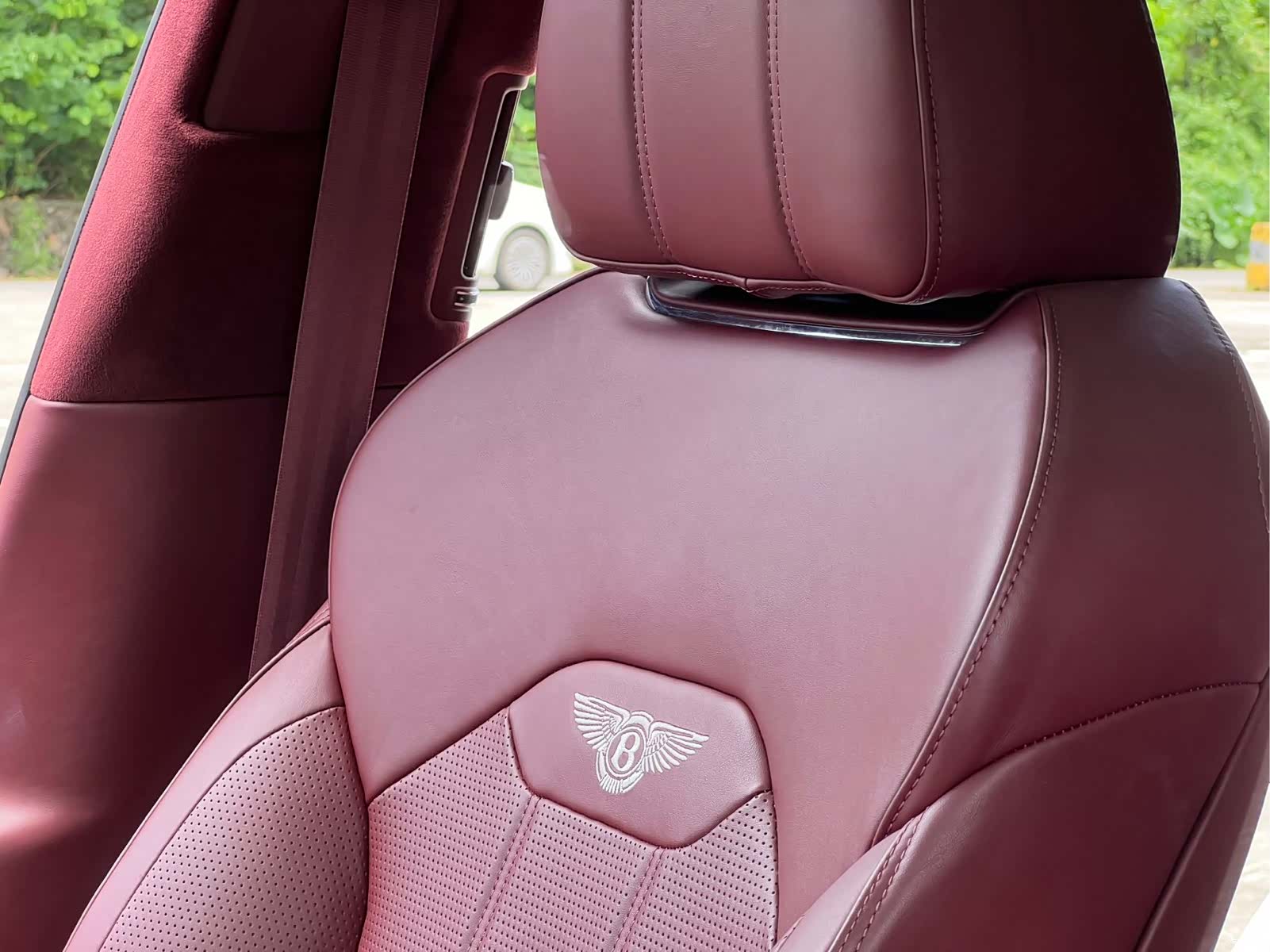 Bentley Bentayga, 2021 18