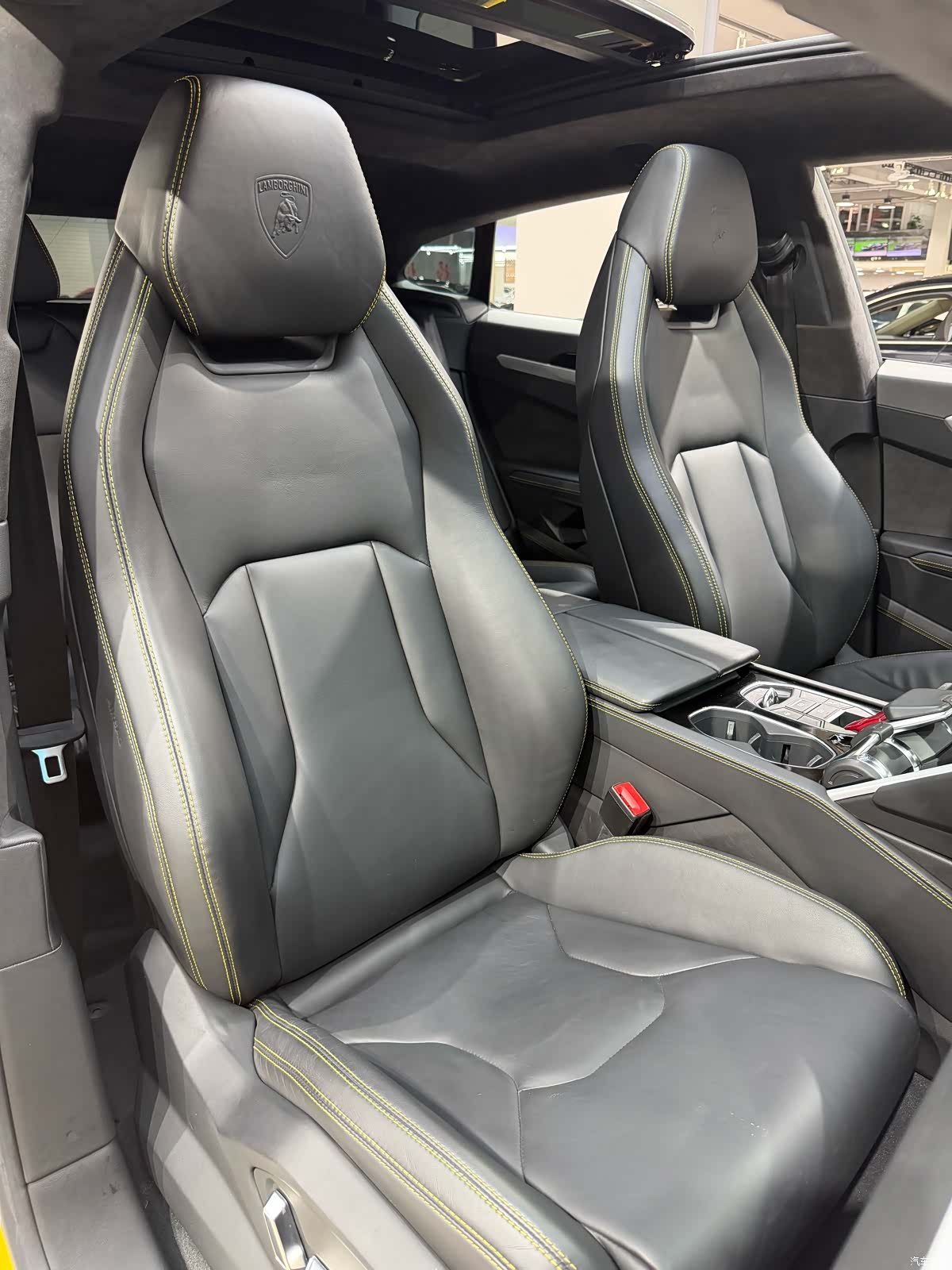 Lamborghini Urus, 2019 11