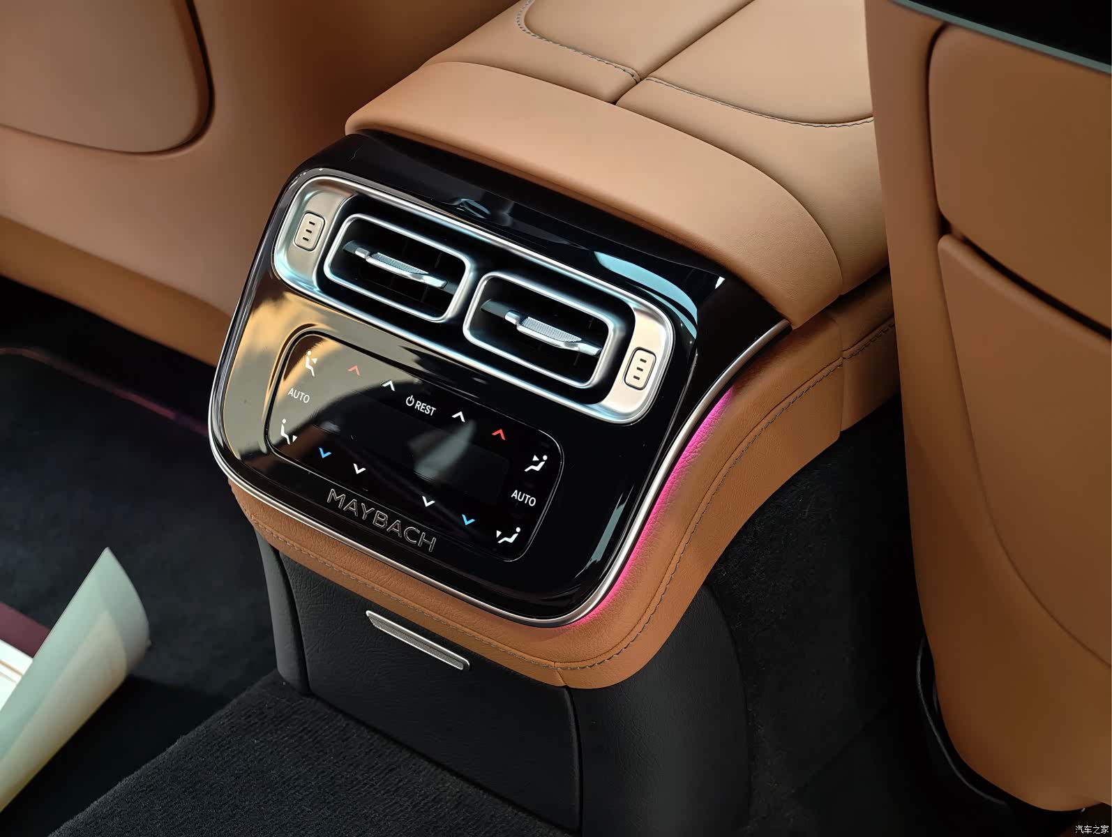 Maybach S-Class, 2023 11