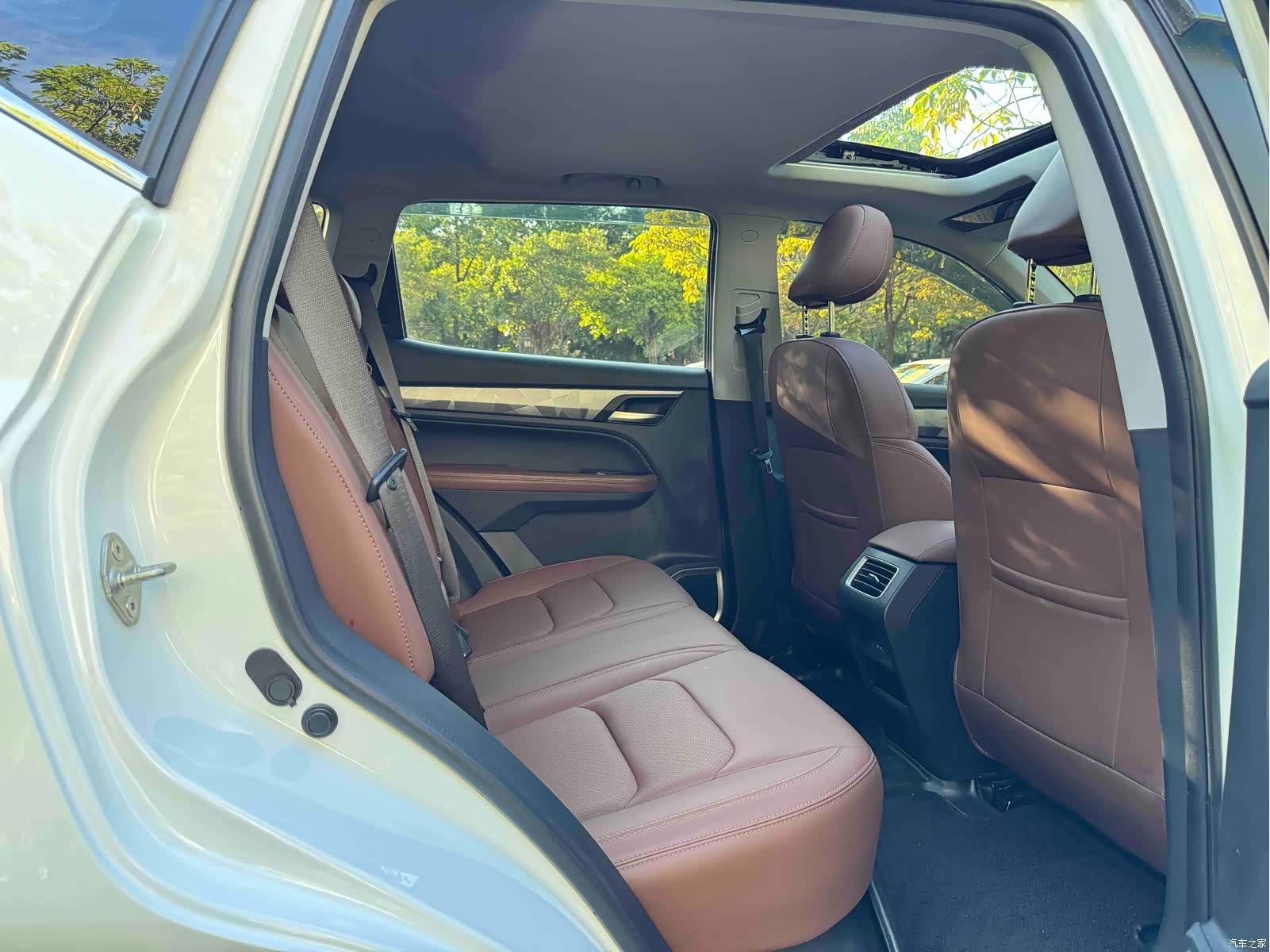 Geely X6, 2023 11
