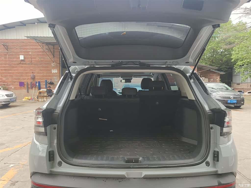 DongFeng AX7, 2022 18