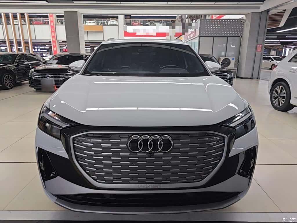 Audi Q4 e-tron, 2024 3