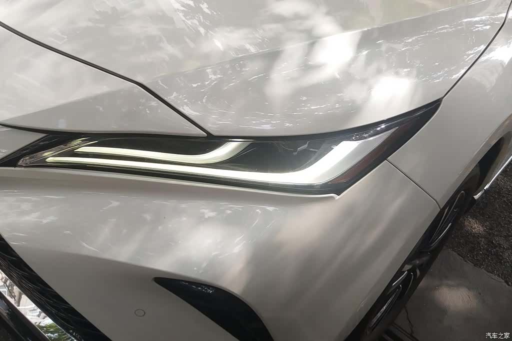 Toyota Venza, 2022 все фото
