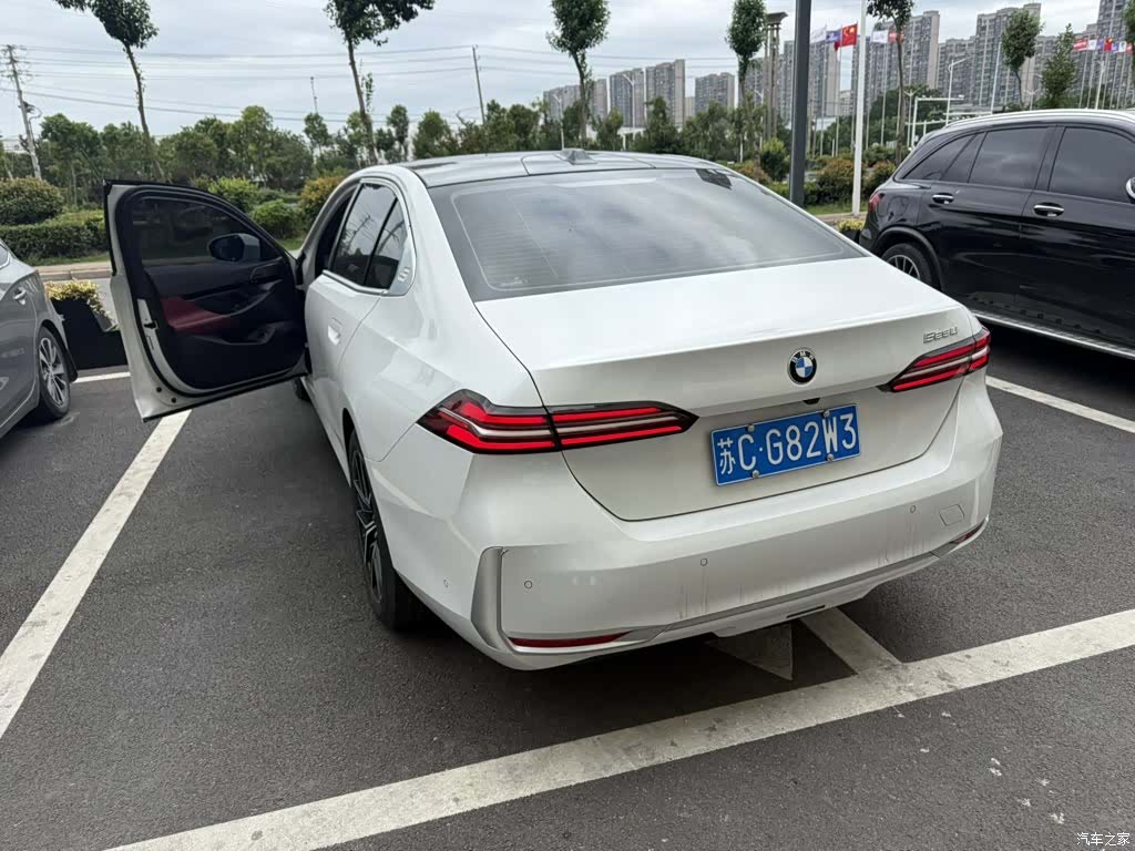 BMW 5 Series, 2024 все фото