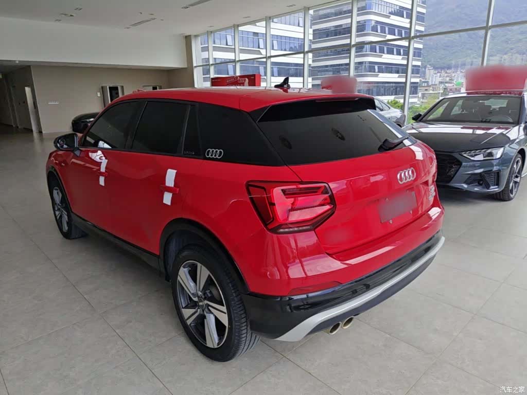Audi Q2L, 2021 все фото