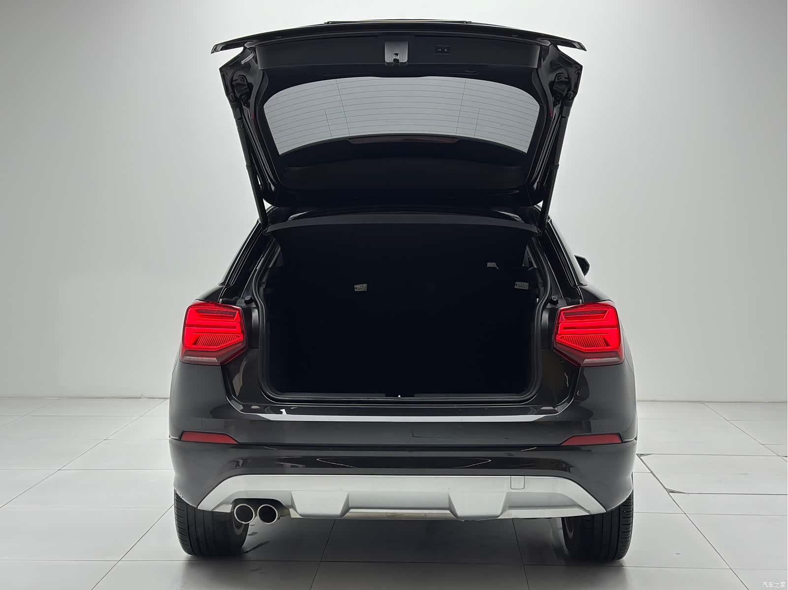 Audi Q2L, 2019 23