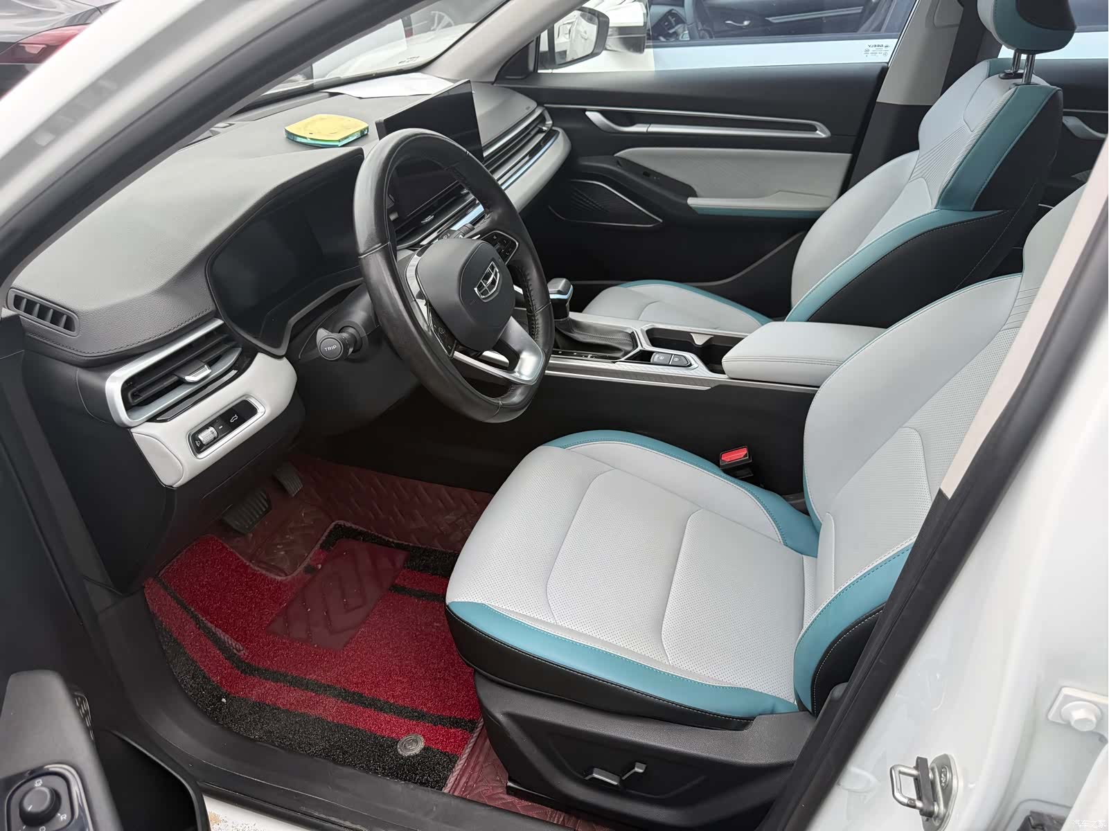 Geely Emgrand, 2023 все фото