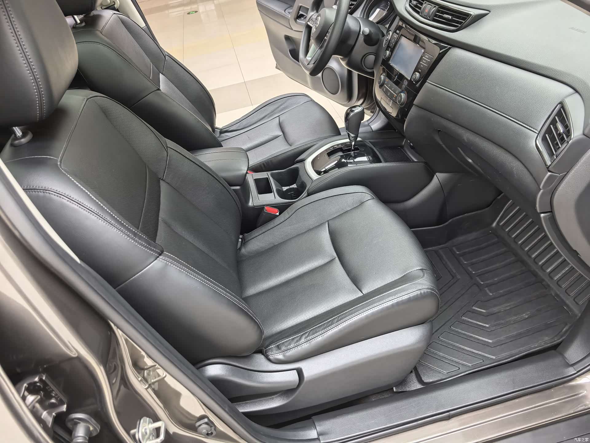 Nissan X-Trail, 2018 10