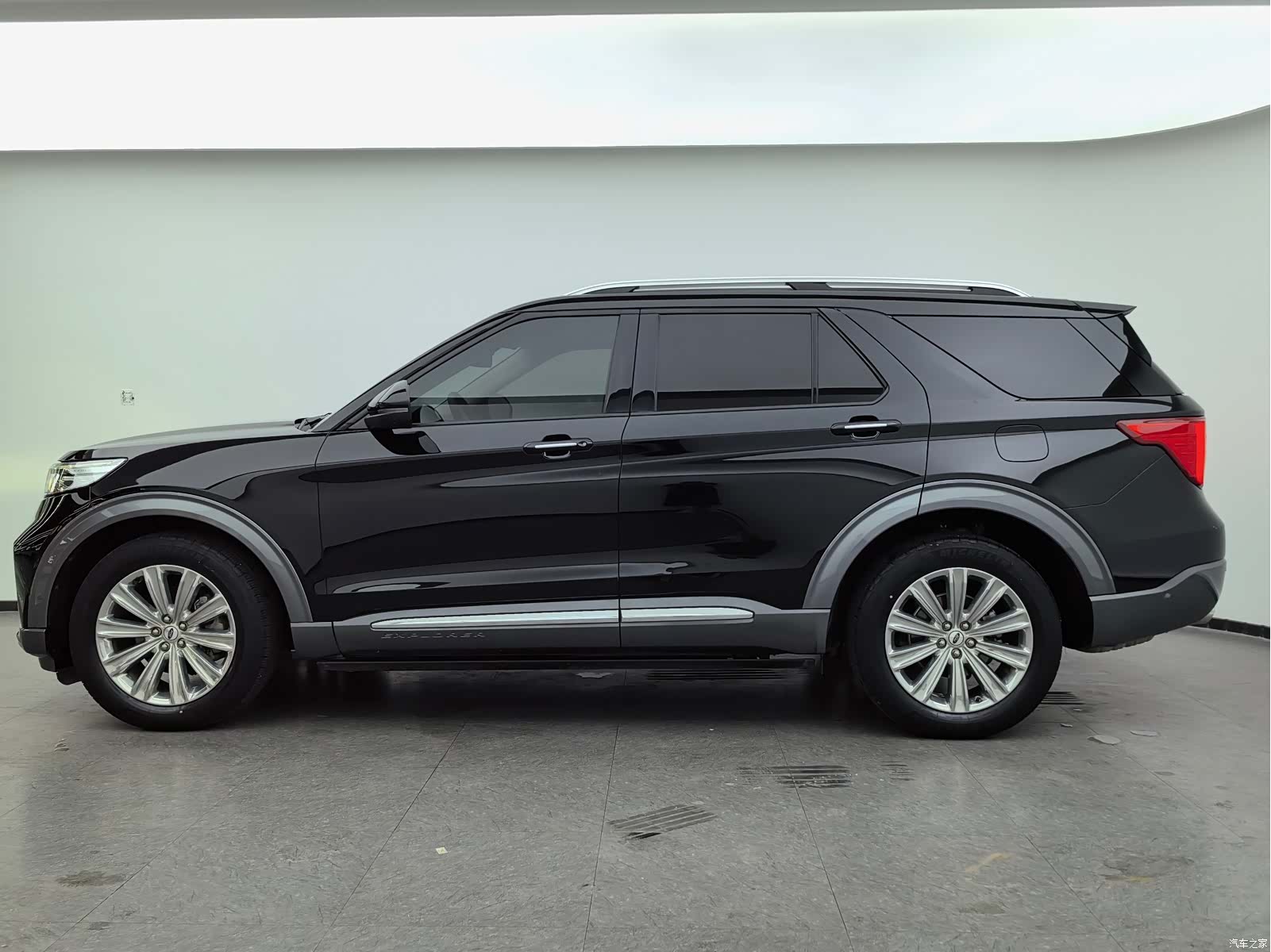 Ford Explorer, 2021 11
