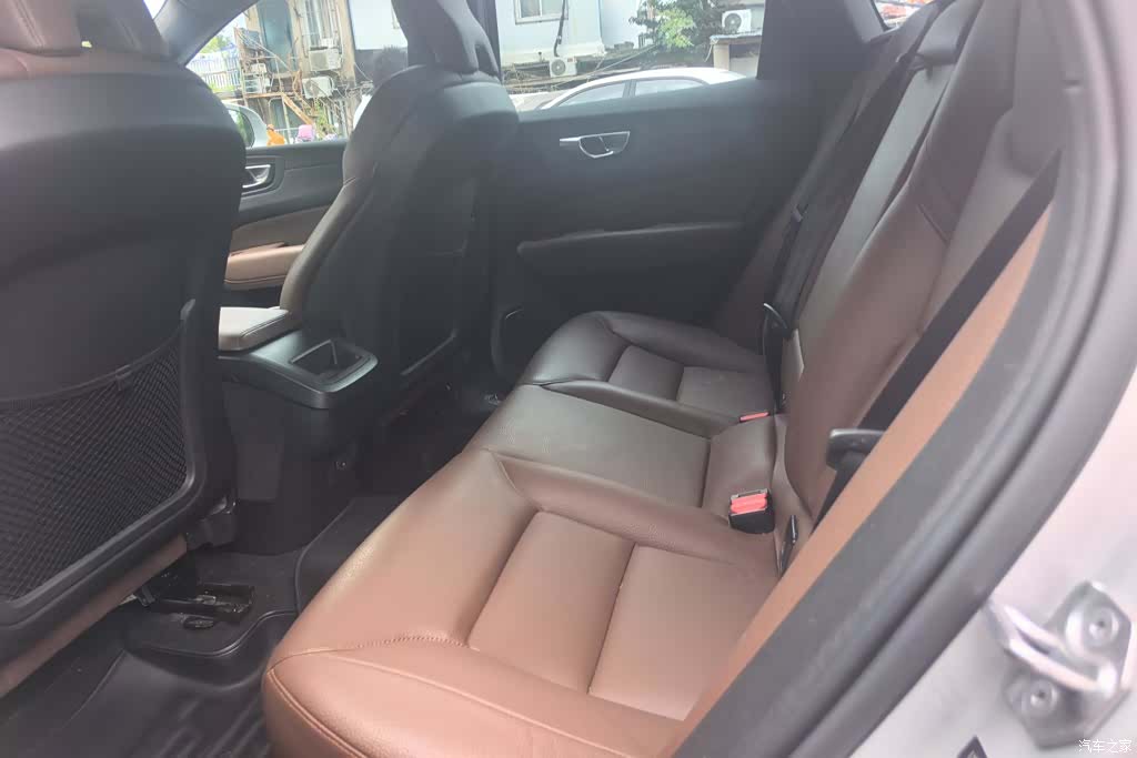 Volvo XC60, 2022 11
