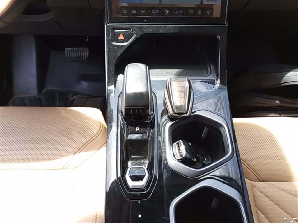 Geely Boyue, 2023 14