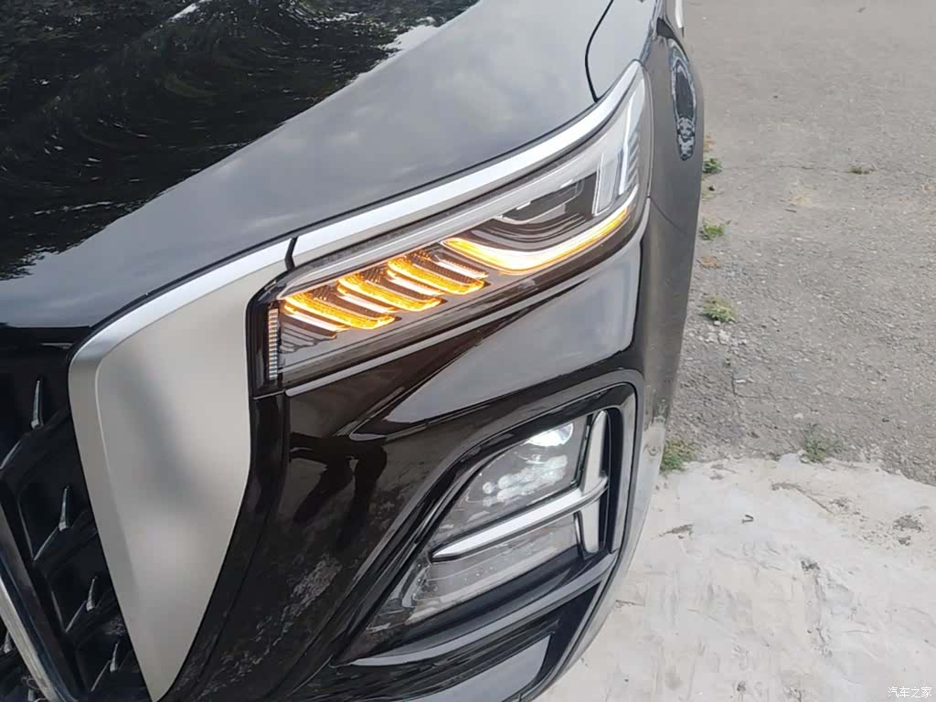 Hongqi HS5, 2023 24