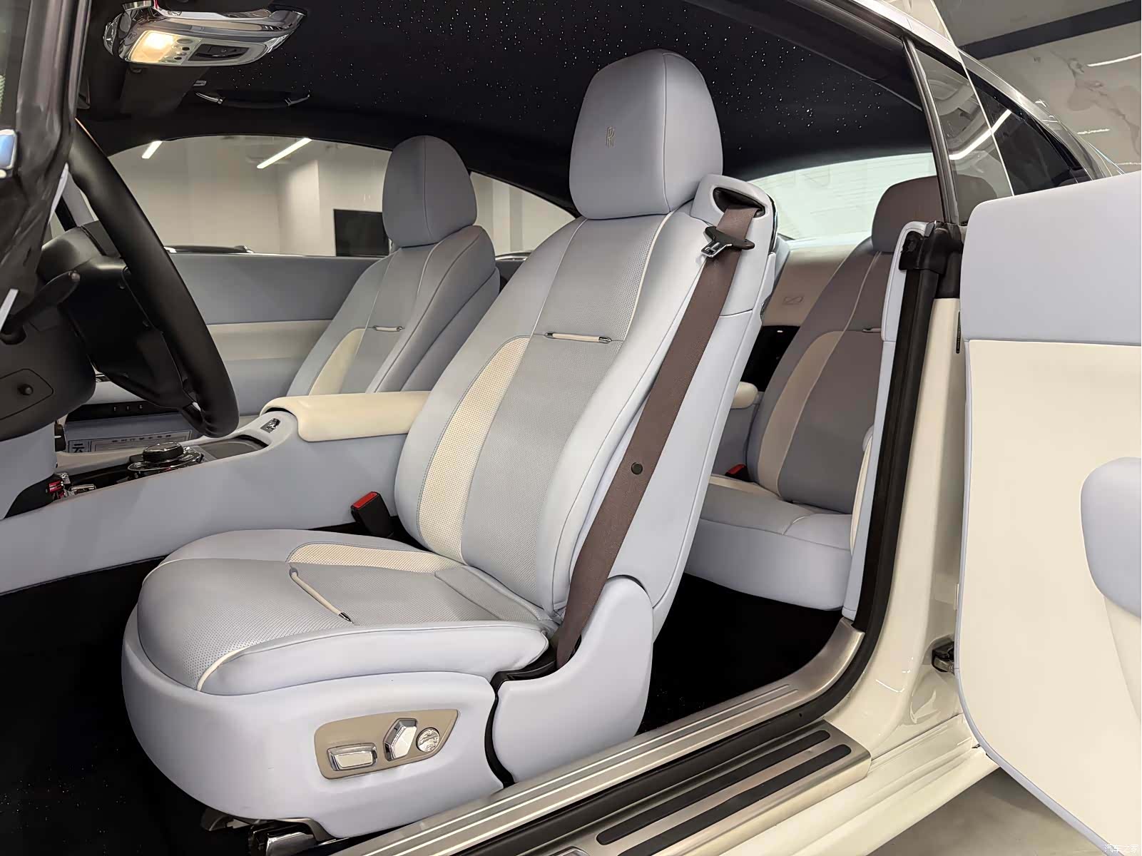 Rolls-Royce Wraith, 2014 все фото
