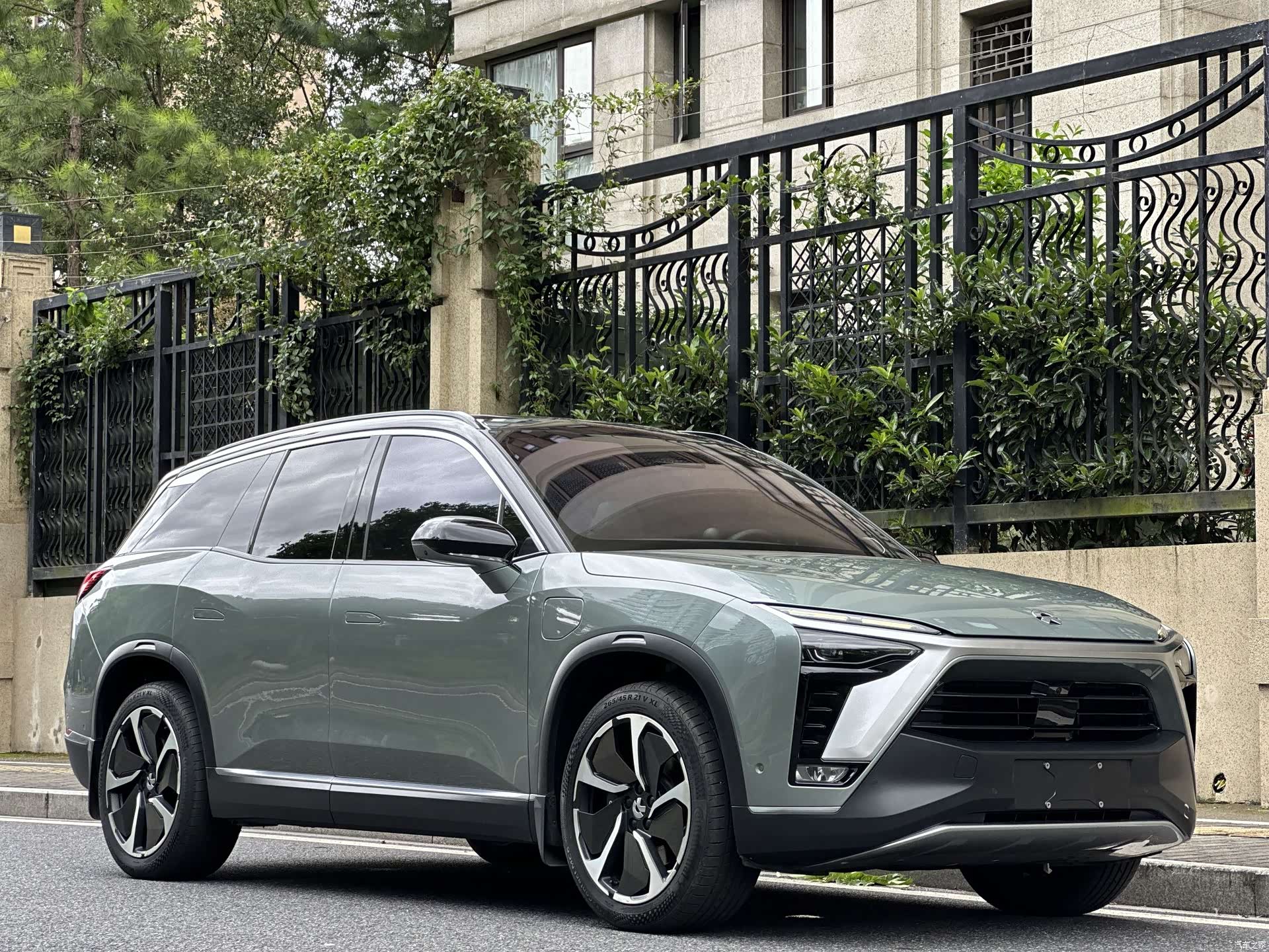 NIO ES8, 2022 3