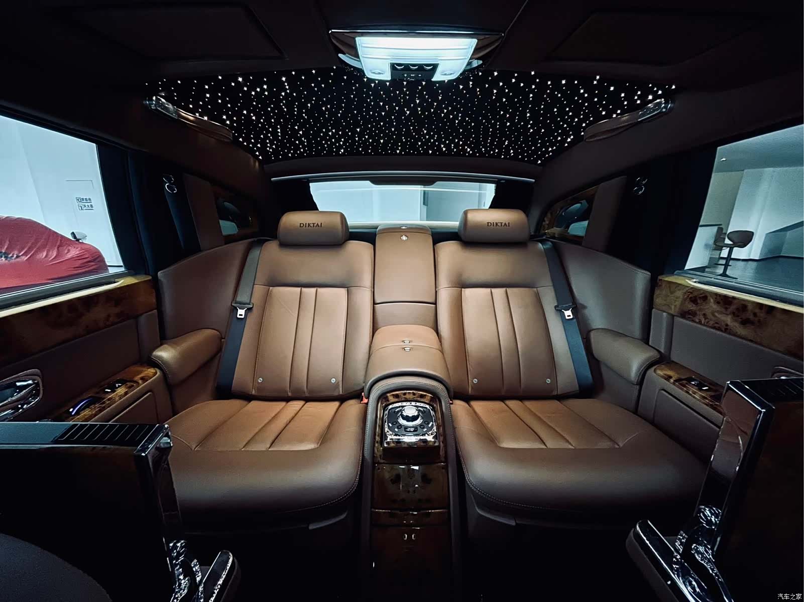 Rolls-Royce Phantom, 2014 9