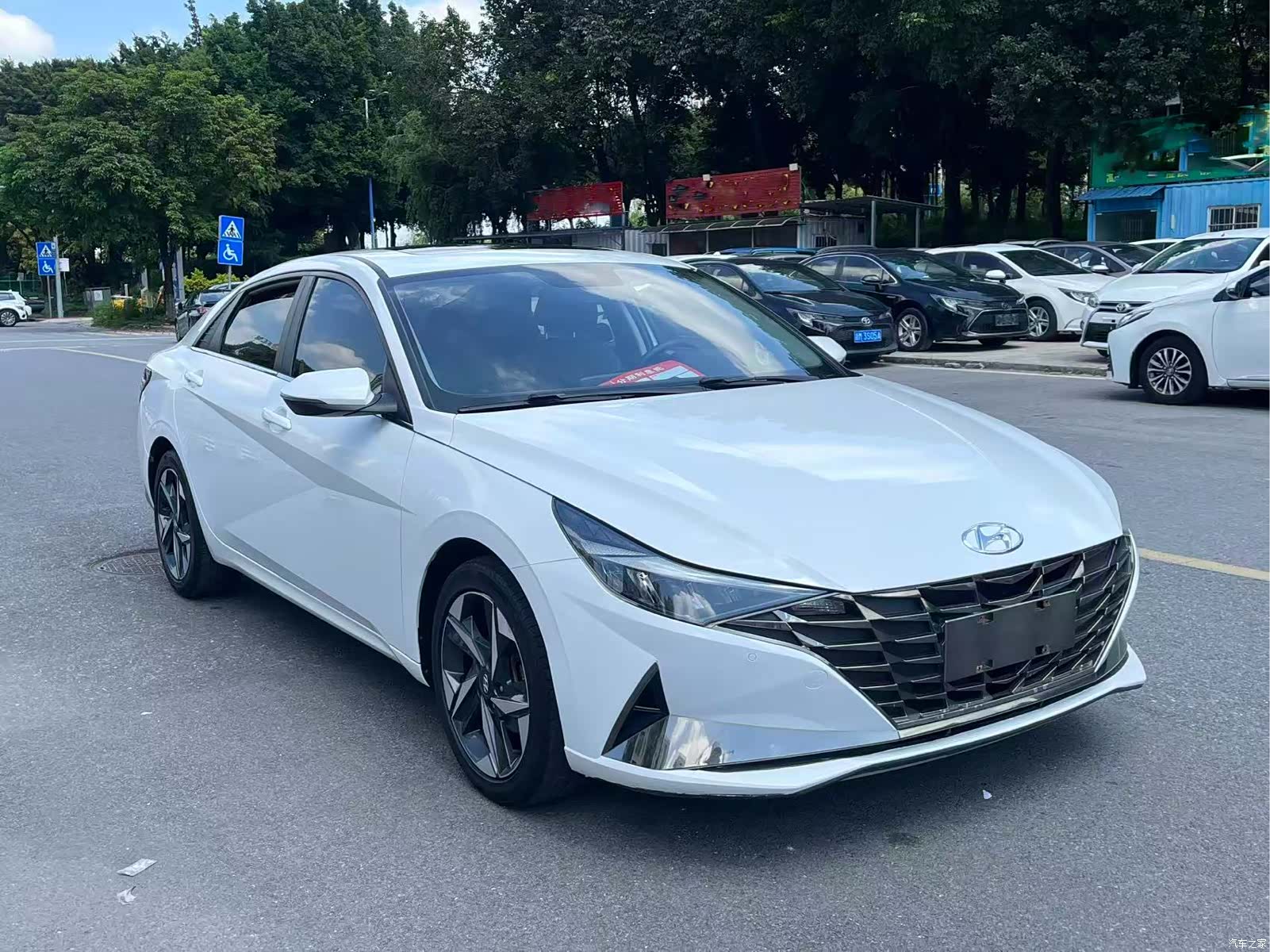 Hyundai Elantra, 2022 6