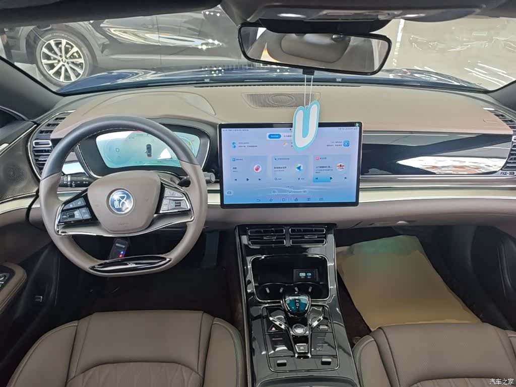 BYD Han, 2024 10