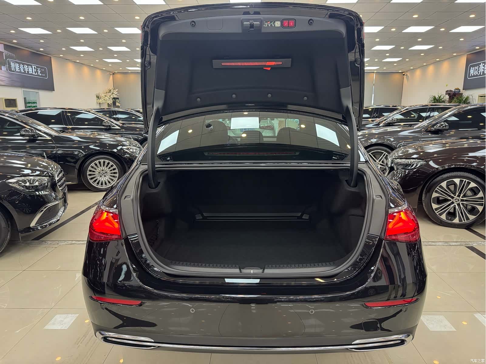Mercedes-Benz E-Class, 2026 8