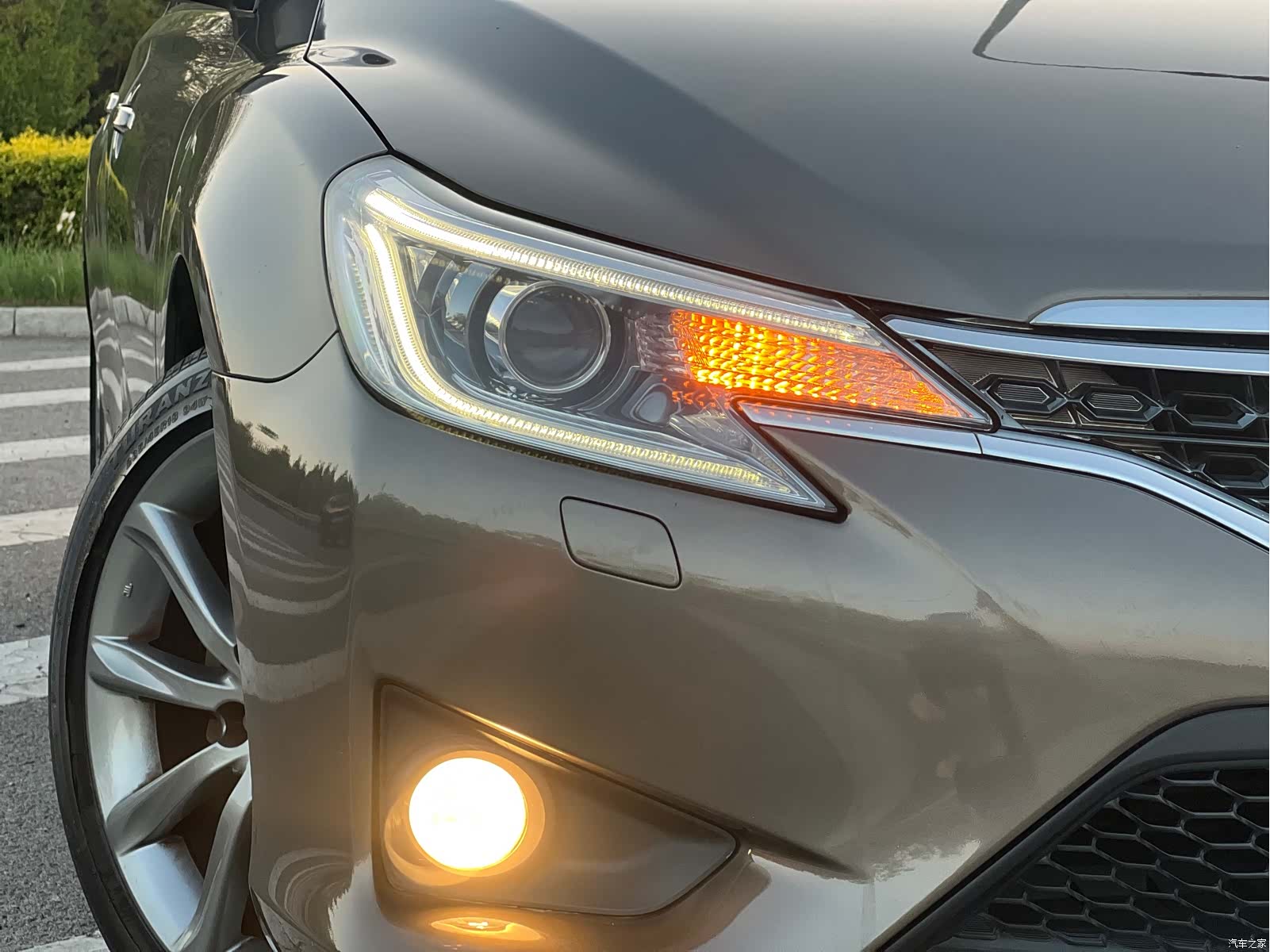 Toyota 2.5V, 2015 13