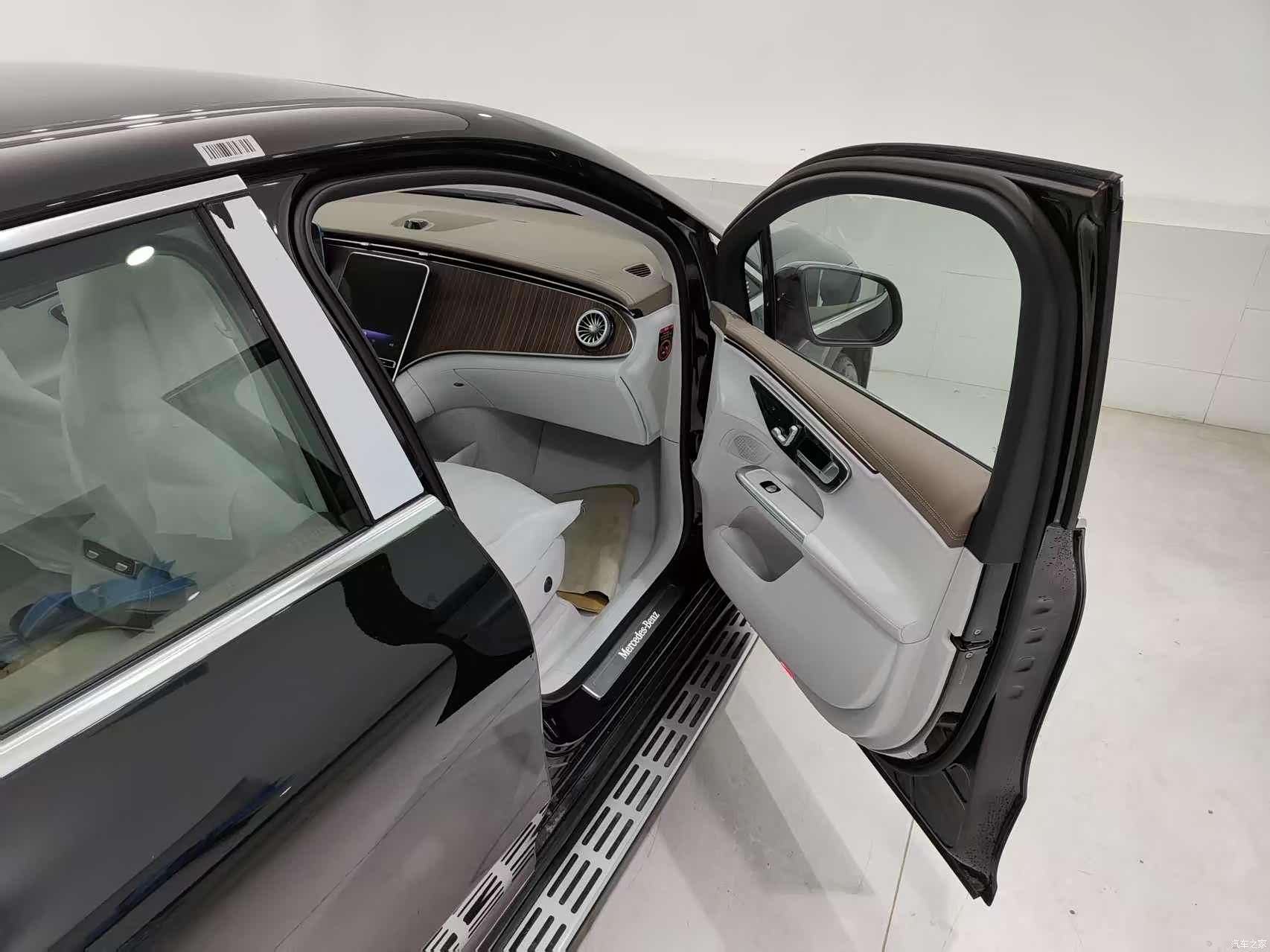 Mercedes-Benz EQE, 2025 17