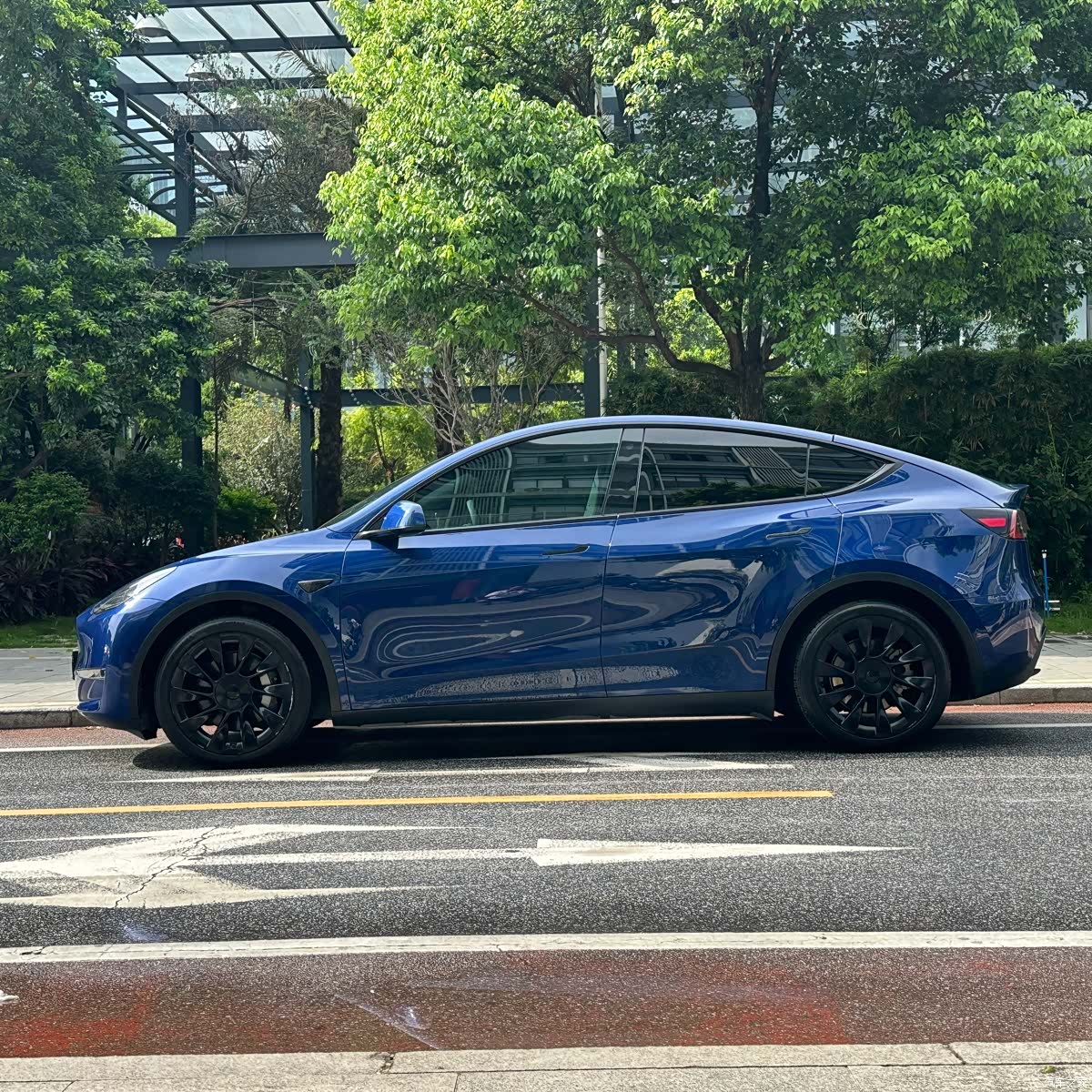 Tesla Model Y, 2021 все фото