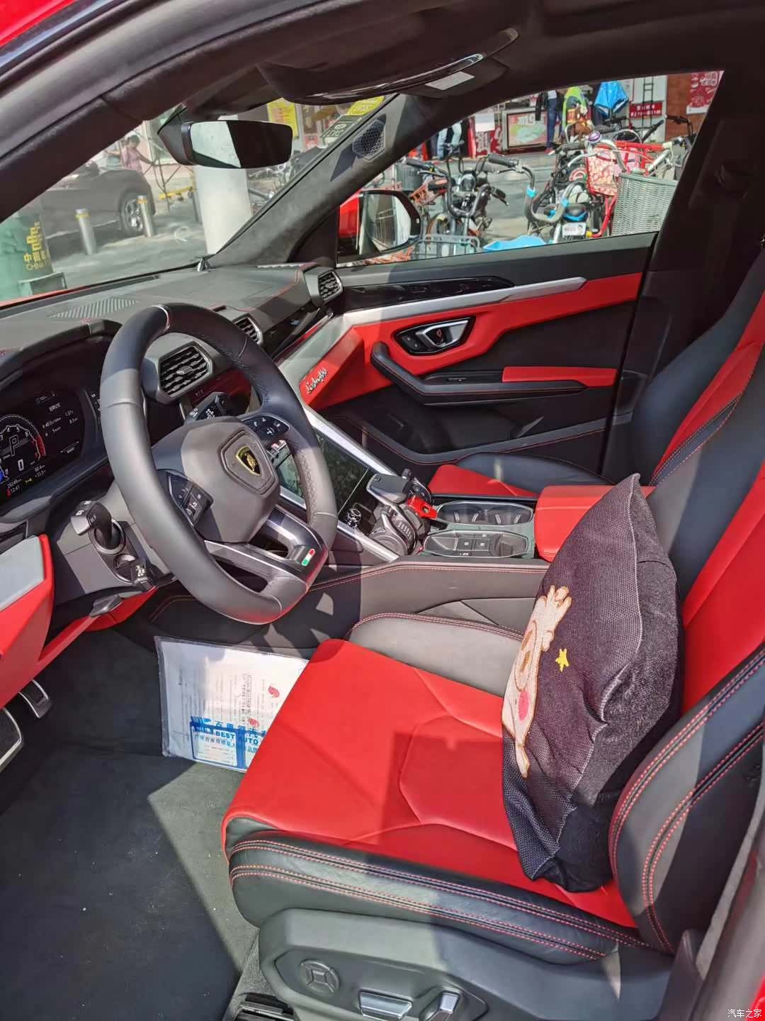 Lamborghini Urus, 2021 4