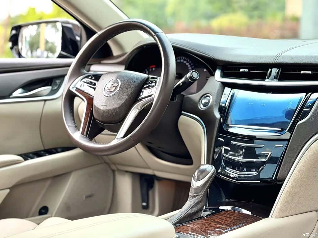 Cadillac XTS, 2013 4