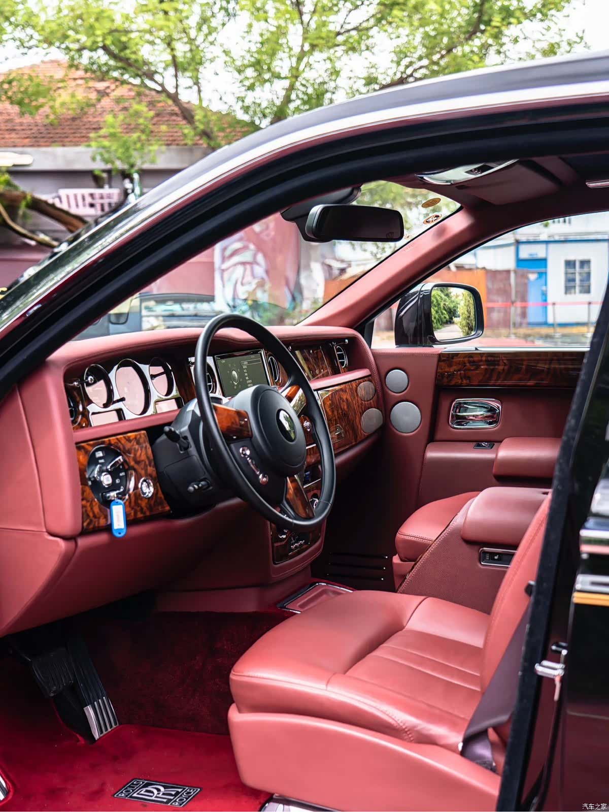 Rolls-Royce Phantom, 2016 10