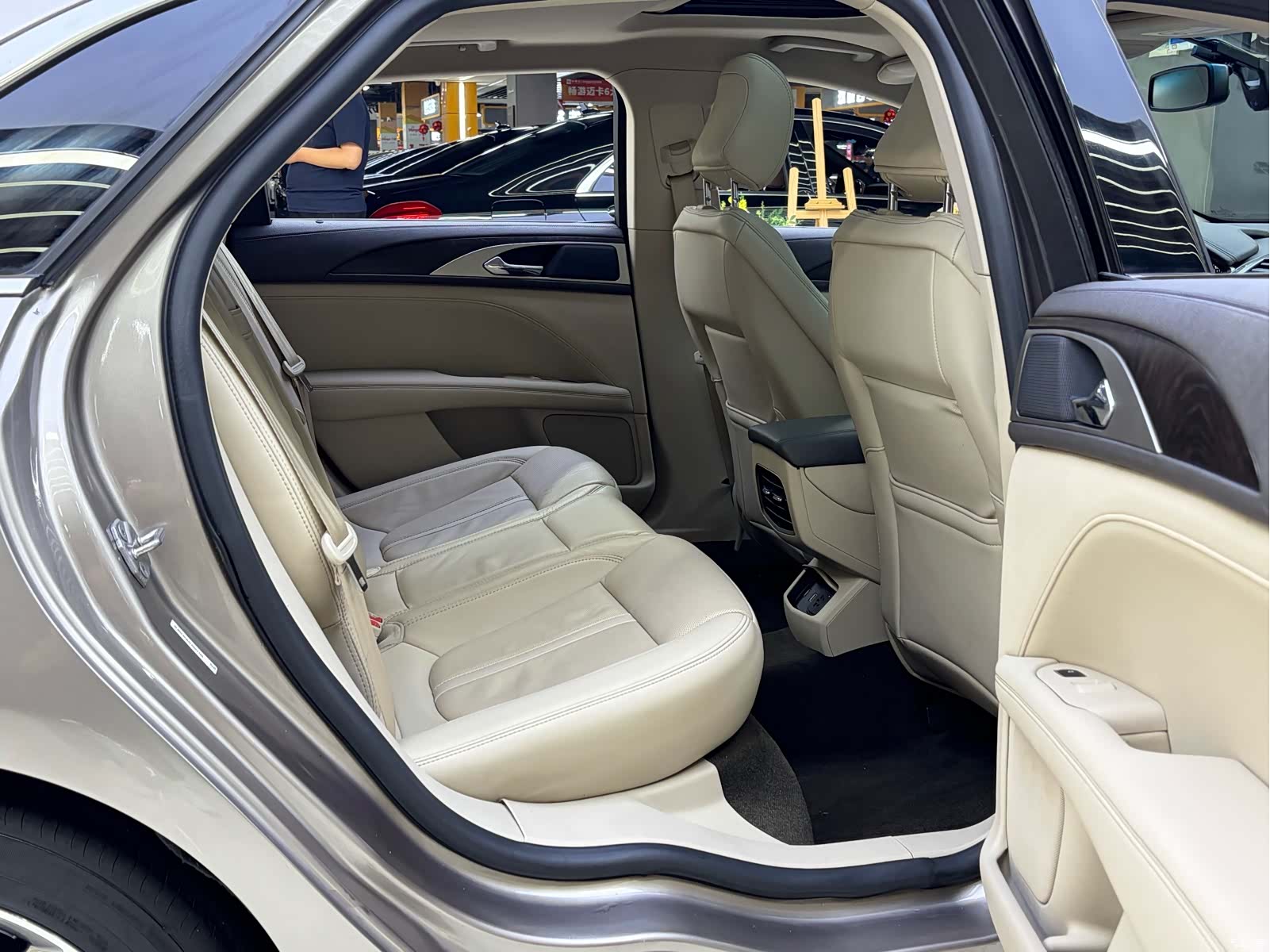 Lincoln MKZ, 2020 12