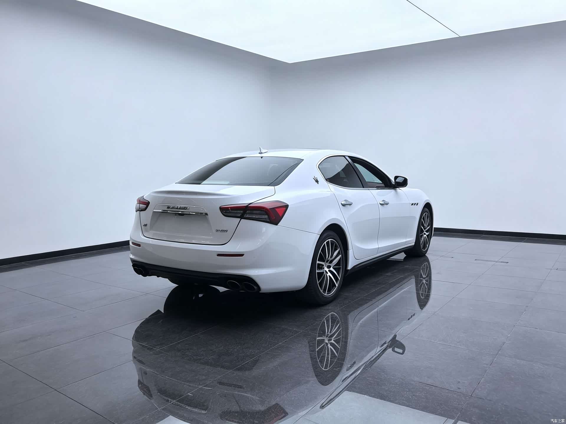 Maserati Ghibli, 2019 4