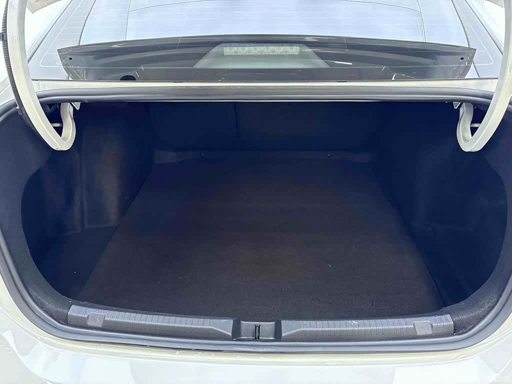Volkswagen Lavida, 2025 12