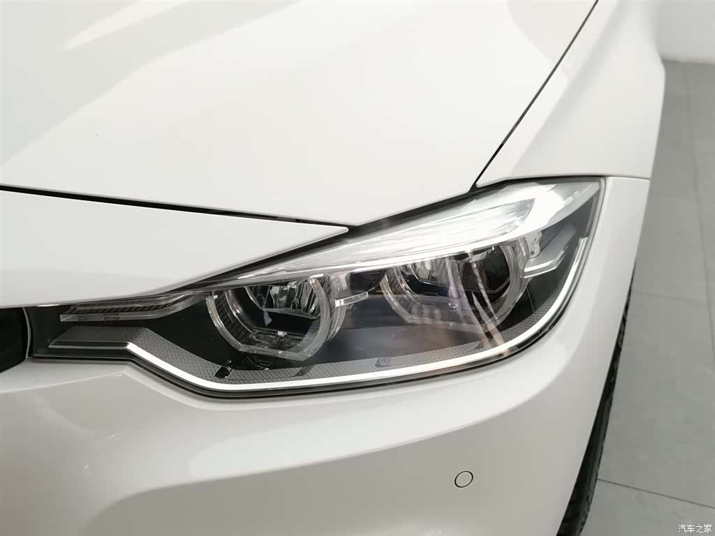 BMW 3 Series, 2018 7