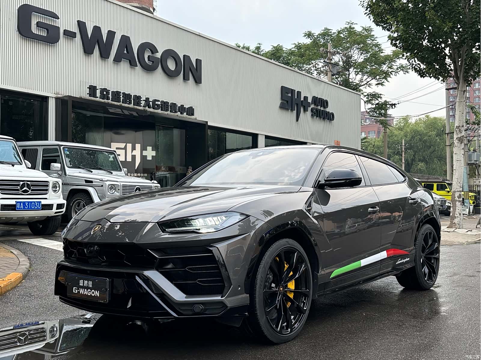 Lamborghini Urus, 2022 1