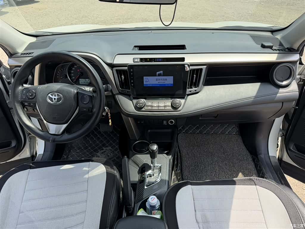 Toyota RAV4, 2016 12