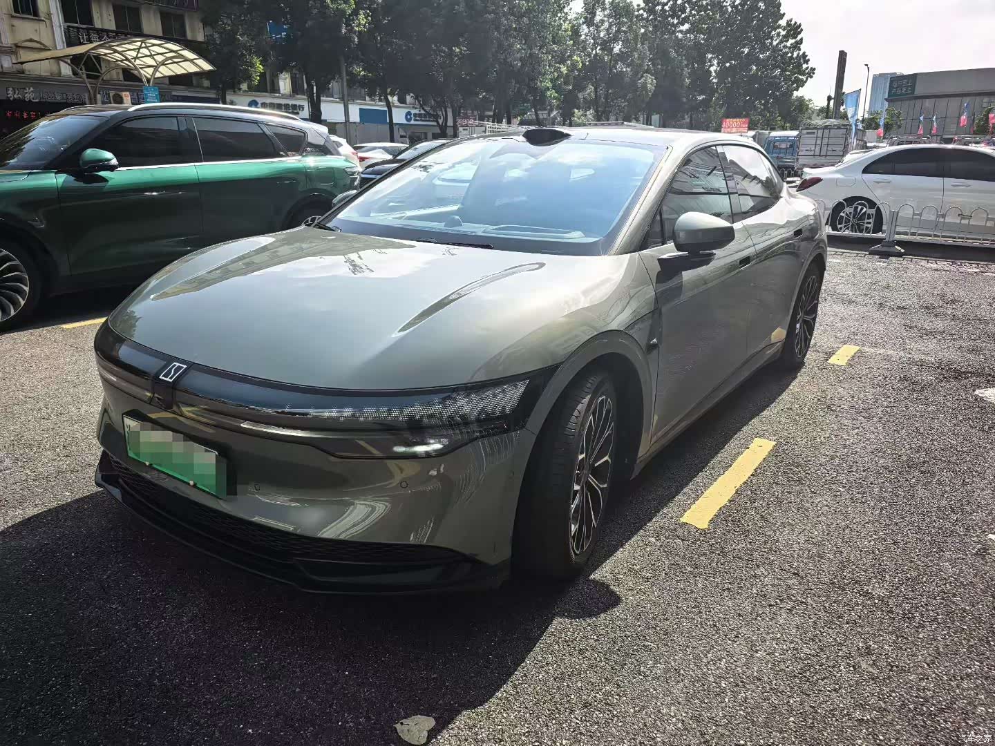 Zeekr 007