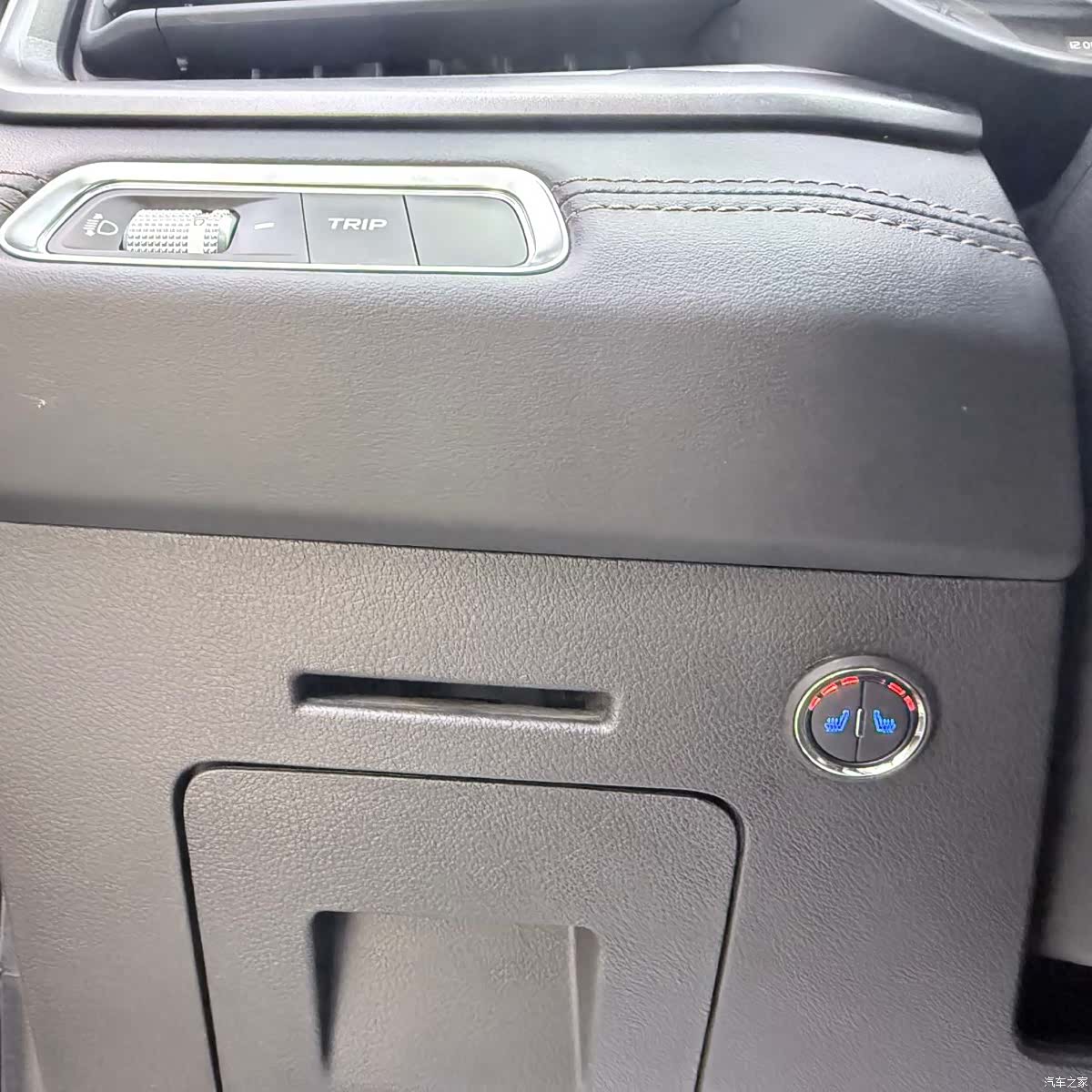 Geely X6, 2023 11
