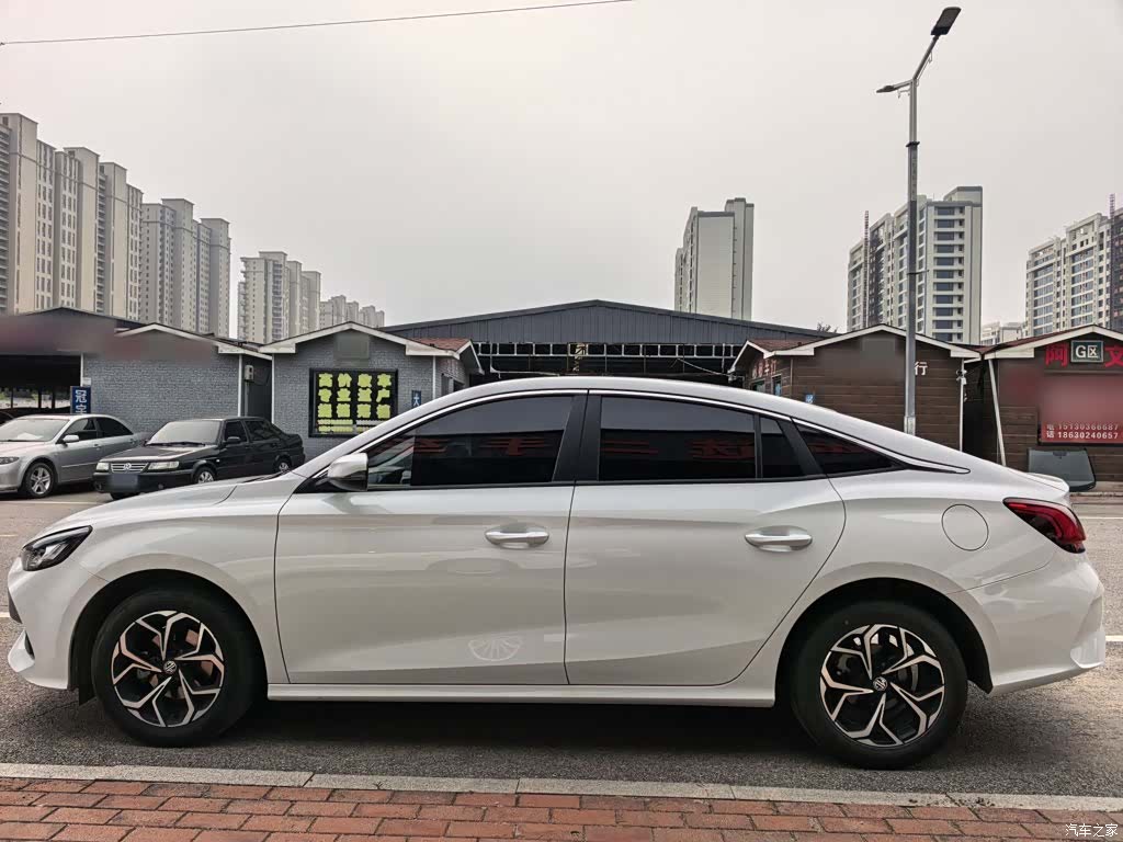 MG MG5, 2025 11