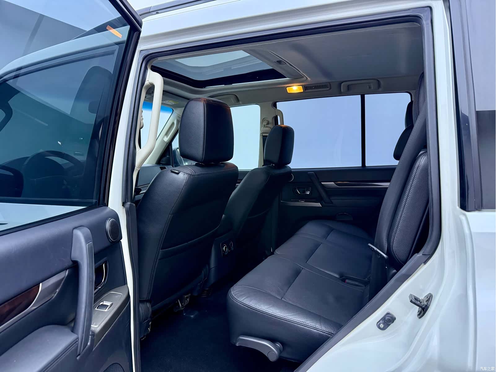Mitsubishi Pajero, 2019 6
