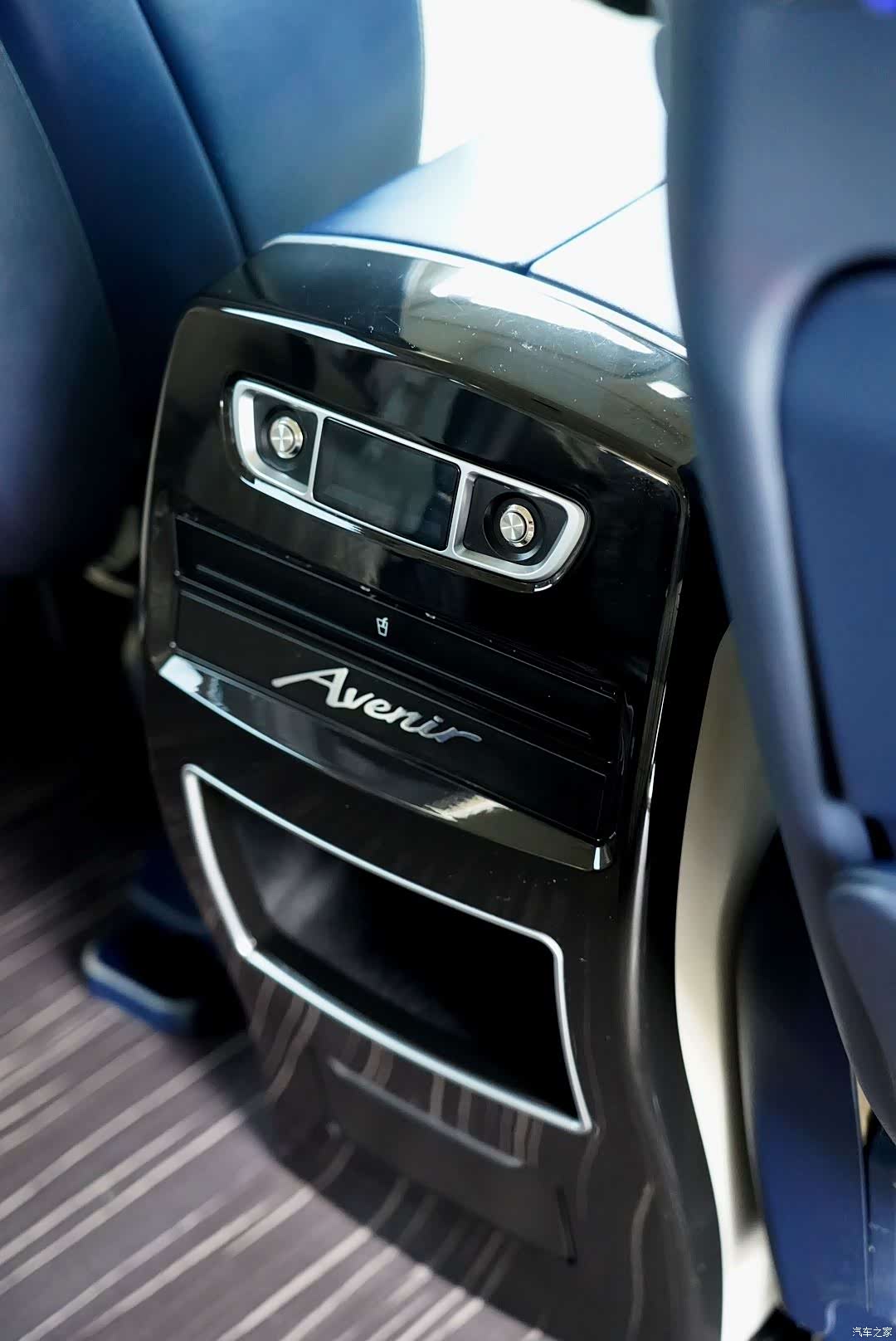 Nissan SL, 2016 15