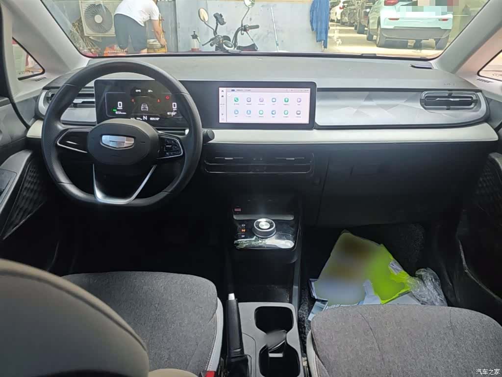 Geely E, 2024 10